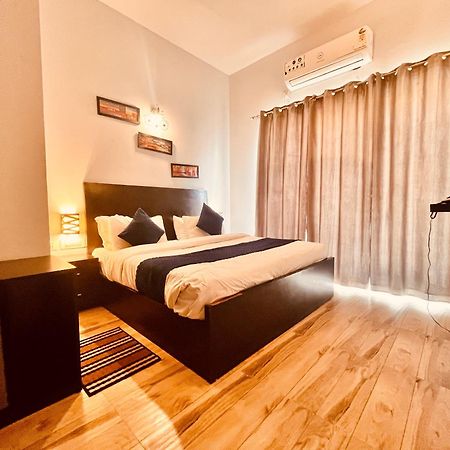 Pearl Grand Boutique Cottage In Omaxe Anandam Vrindavan - #Premium Ac Rooms With Balcony #Big Parking #Lift #Garden #Peaceful Area #Near Prem Mandir #Property Of The Year #Most Awarded Ngoại thất bức ảnh