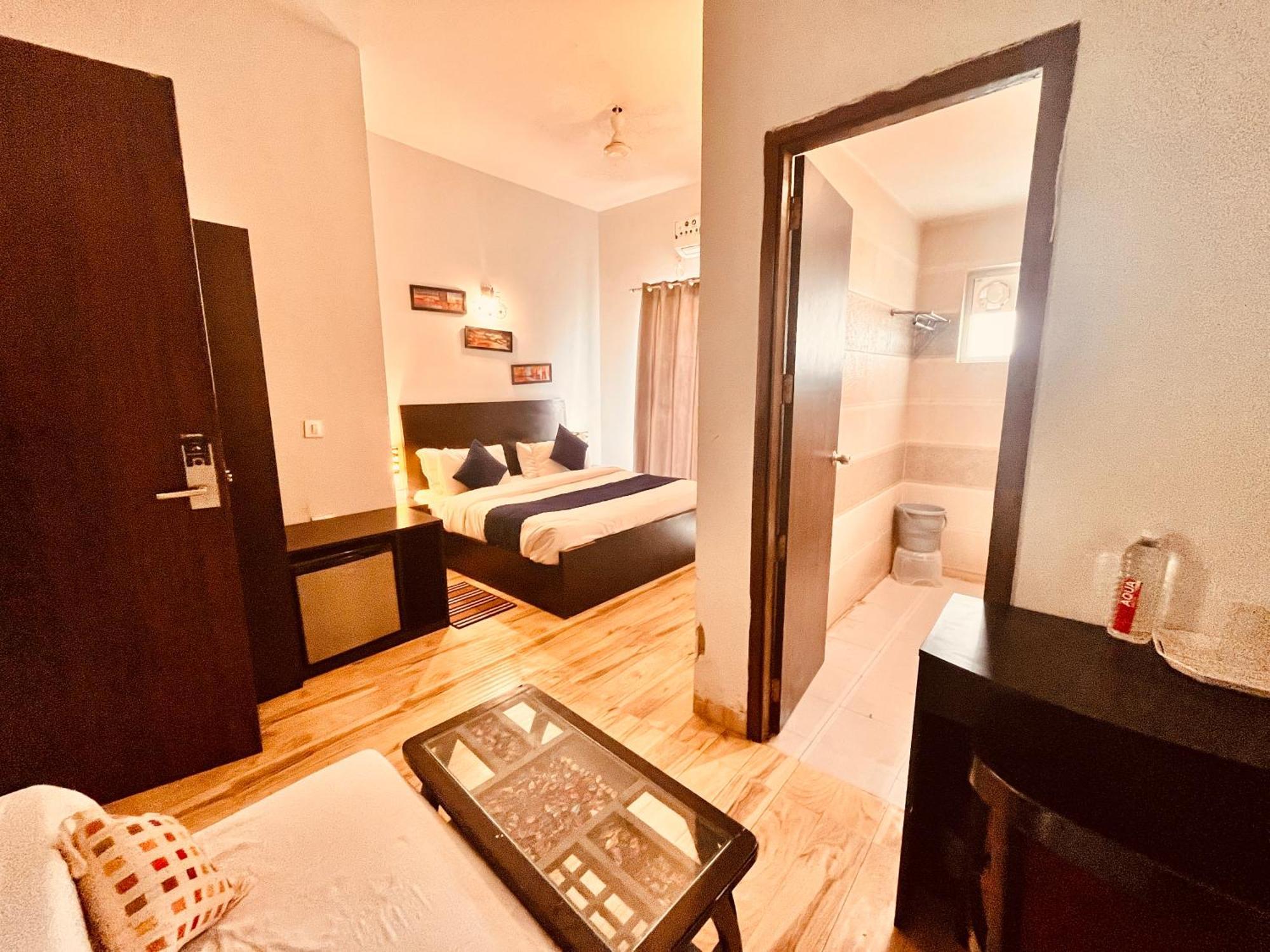 Pearl Grand Boutique Cottage In Omaxe Anandam Vrindavan - #Premium Ac Rooms With Balcony #Big Parking #Lift #Garden #Peaceful Area #Near Prem Mandir #Property Of The Year #Most Awarded Ngoại thất bức ảnh