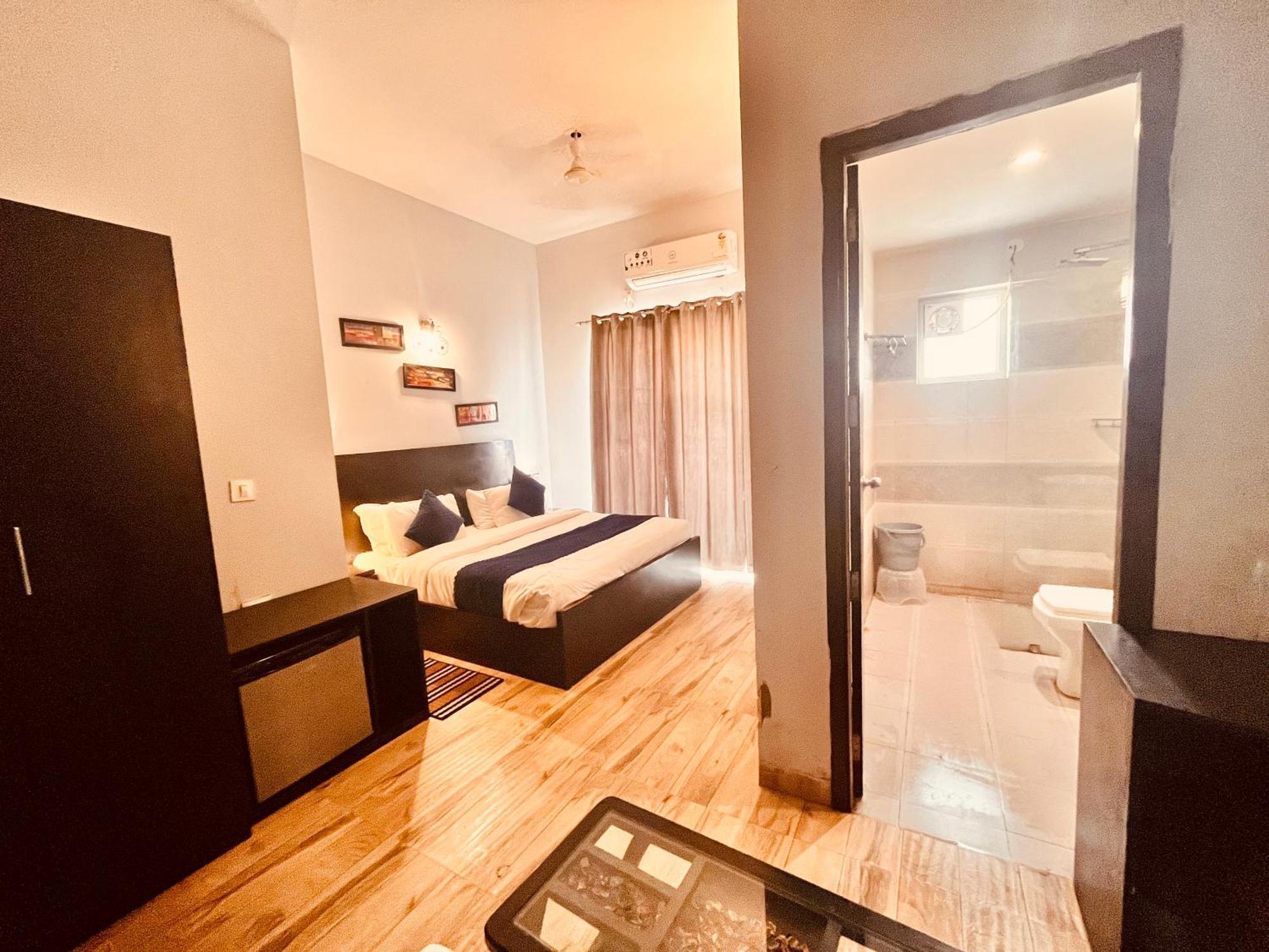 Pearl Grand Boutique Cottage In Omaxe Anandam Vrindavan - #Premium Ac Rooms With Balcony #Big Parking #Lift #Garden #Peaceful Area #Near Prem Mandir #Property Of The Year #Most Awarded Ngoại thất bức ảnh