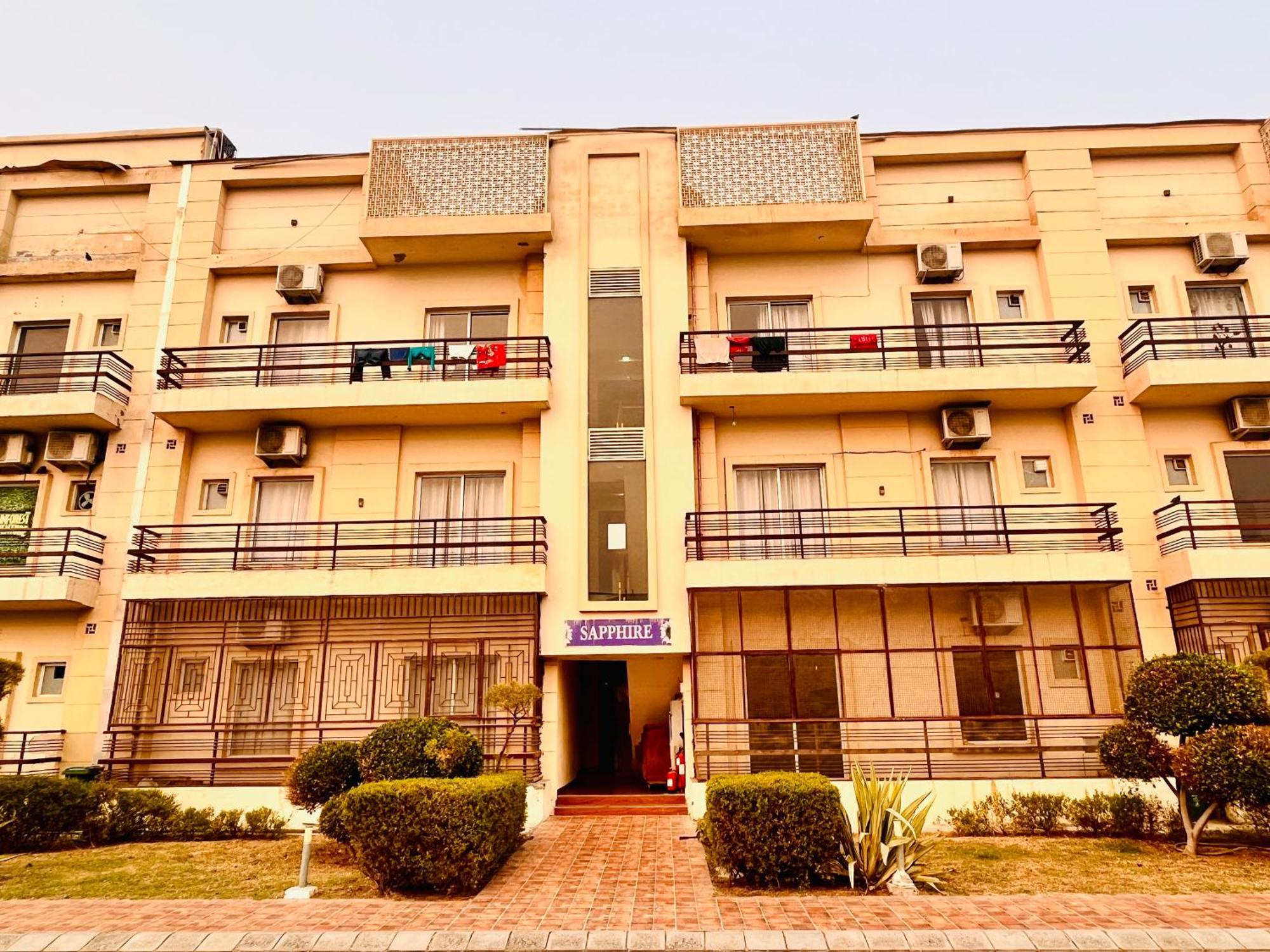 Pearl Grand Boutique Cottage In Omaxe Anandam Vrindavan - #Premium Ac Rooms With Balcony #Big Parking #Lift #Garden #Peaceful Area #Near Prem Mandir #Property Of The Year #Most Awarded Ngoại thất bức ảnh