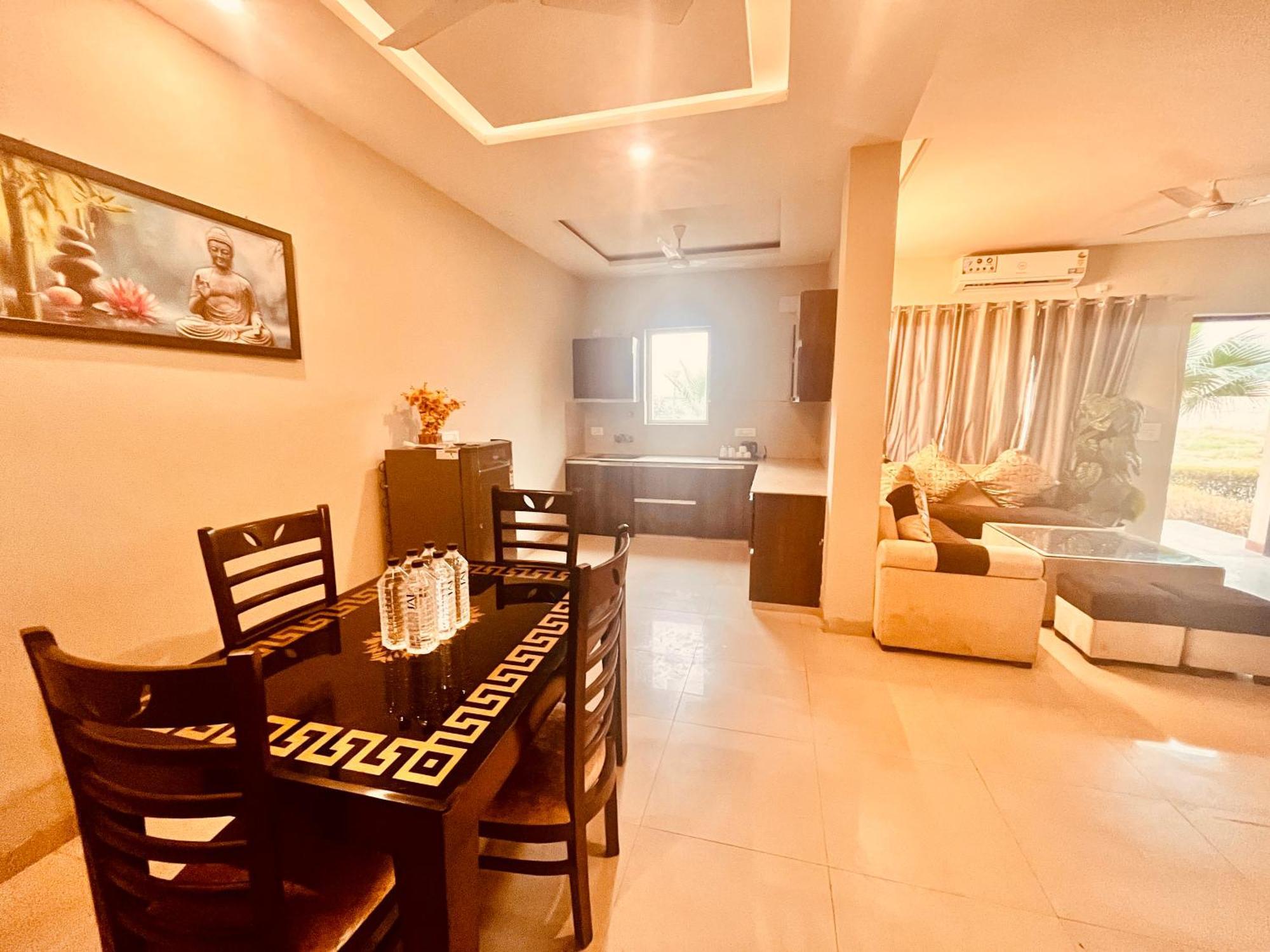 Pearl Grand Boutique Cottage In Omaxe Anandam Vrindavan - #Premium Ac Rooms With Balcony #Big Parking #Lift #Garden #Peaceful Area #Near Prem Mandir #Property Of The Year #Most Awarded Ngoại thất bức ảnh