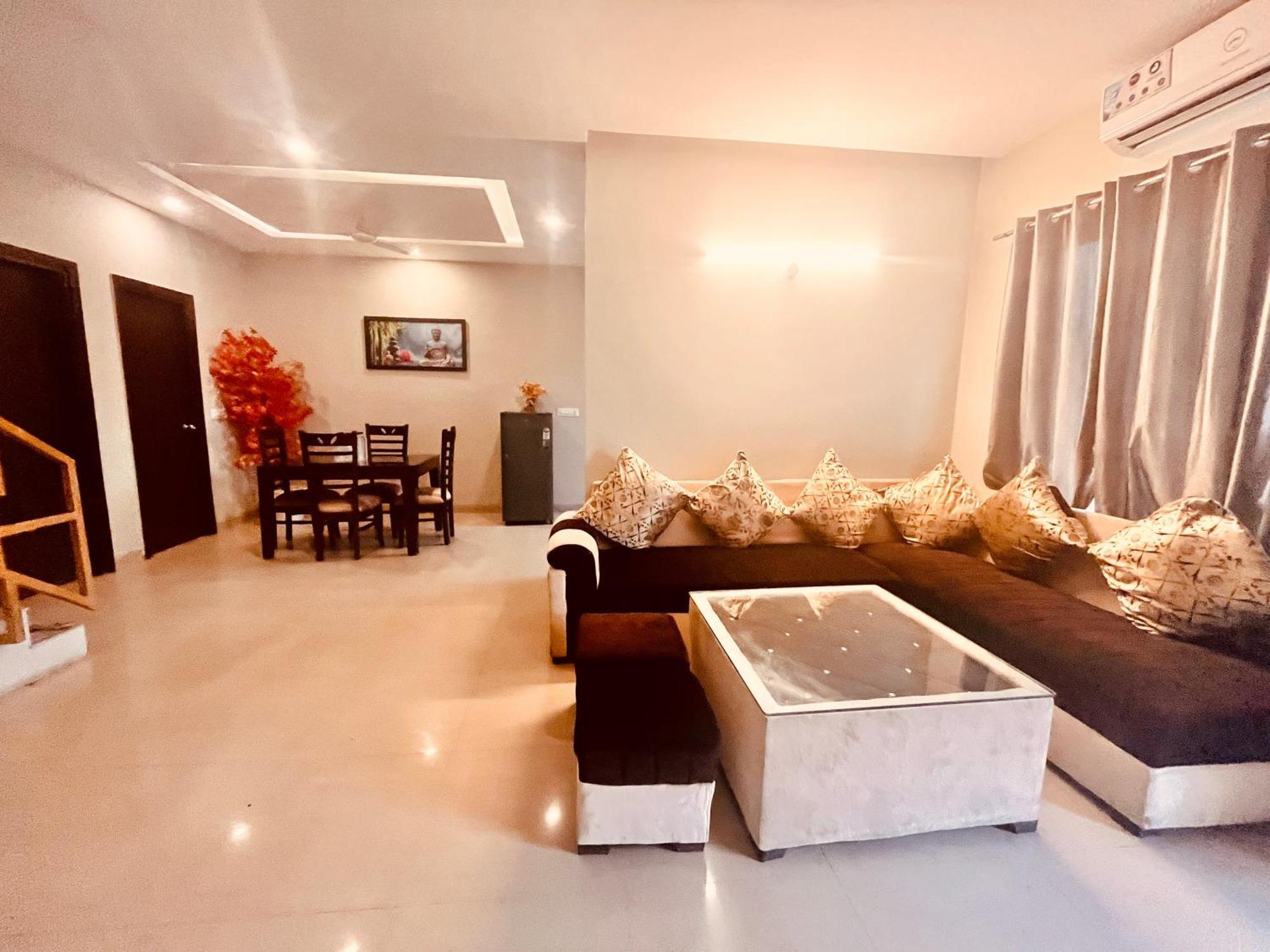 Pearl Grand Boutique Cottage In Omaxe Anandam Vrindavan - #Premium Ac Rooms With Balcony #Big Parking #Lift #Garden #Peaceful Area #Near Prem Mandir #Property Of The Year #Most Awarded Ngoại thất bức ảnh