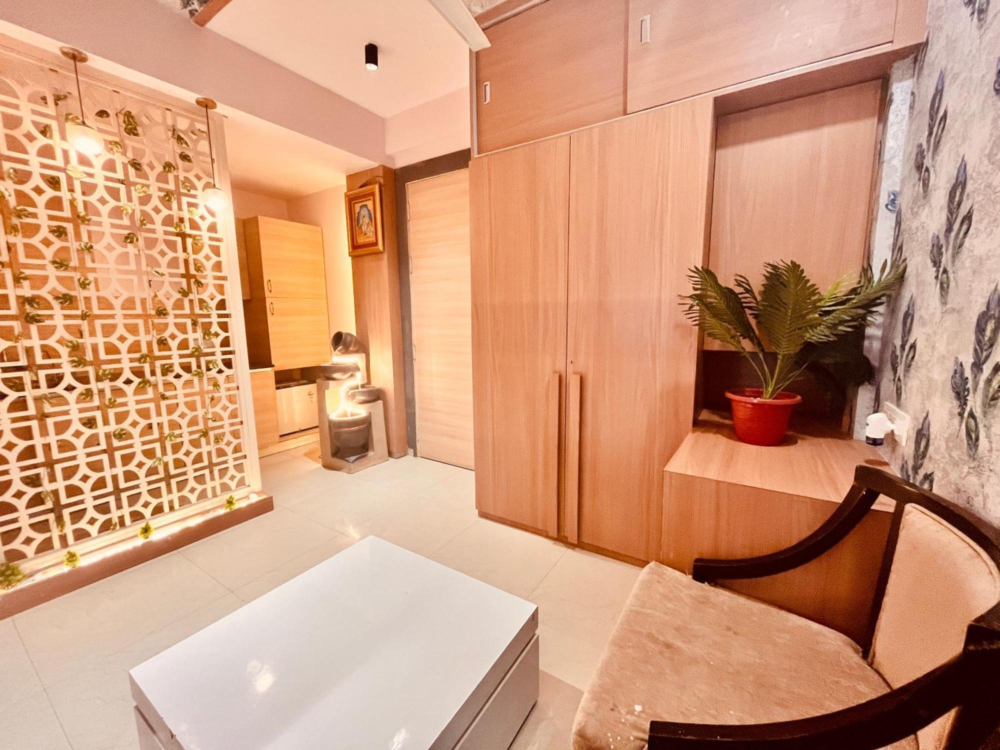 Pearl Grand Boutique Cottage In Omaxe Anandam Vrindavan - #Premium Ac Rooms With Balcony #Big Parking #Lift #Garden #Peaceful Area #Near Prem Mandir #Property Of The Year #Most Awarded Ngoại thất bức ảnh