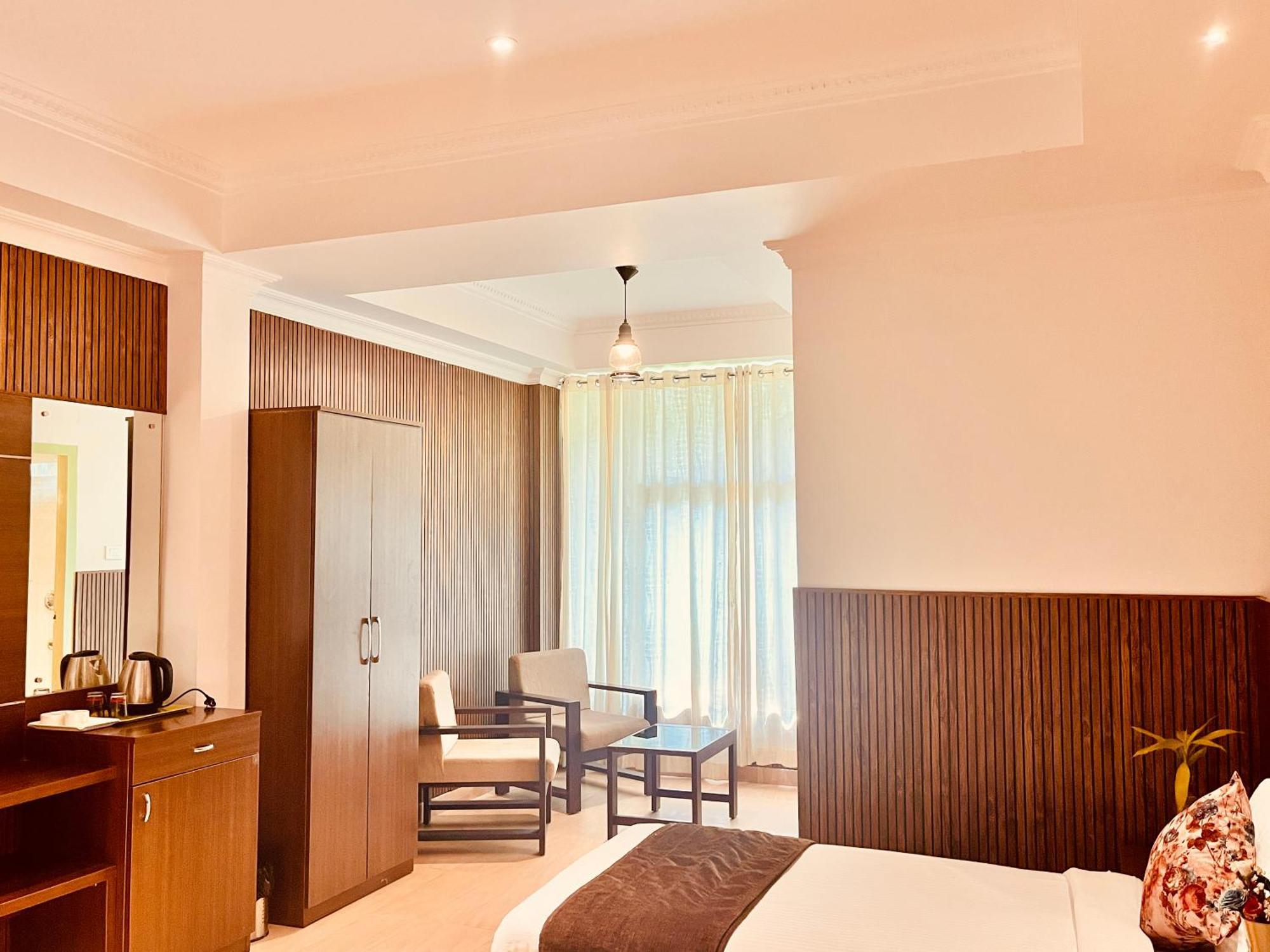 Pearl Grand Boutique Cottage In Omaxe Anandam Vrindavan - #Premium Ac Rooms With Balcony #Big Parking #Lift #Garden #Peaceful Area #Near Prem Mandir #Property Of The Year #Most Awarded Ngoại thất bức ảnh