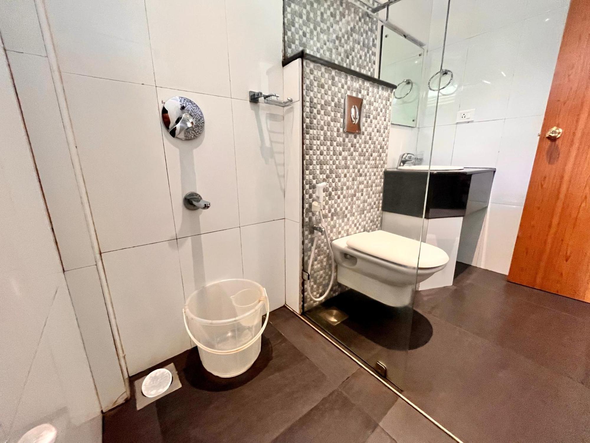 Pearl Grand Boutique Cottage In Omaxe Anandam Vrindavan - #Premium Ac Rooms With Balcony #Big Parking #Lift #Garden #Peaceful Area #Near Prem Mandir #Property Of The Year #Most Awarded Ngoại thất bức ảnh