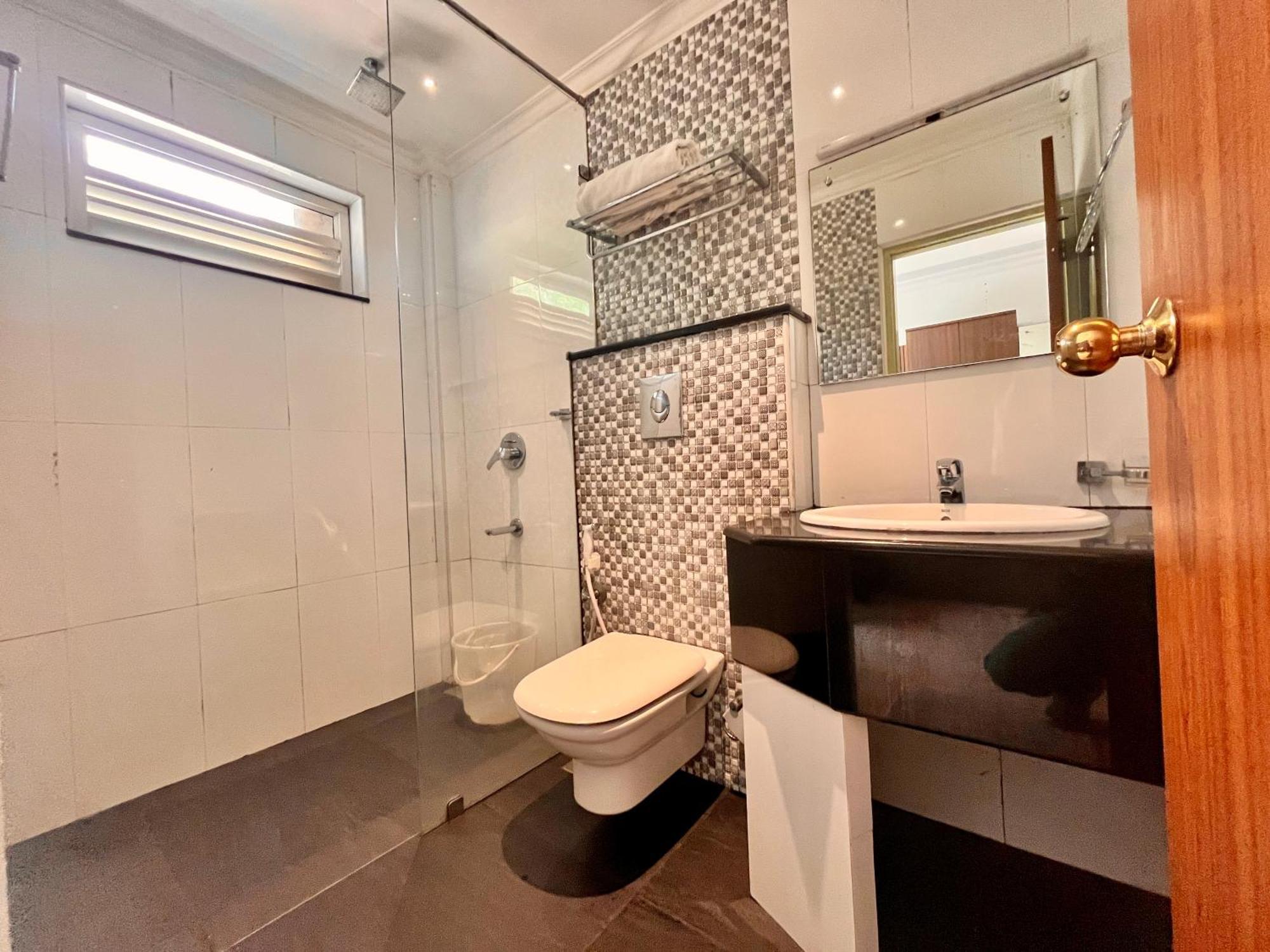 Pearl Grand Boutique Cottage In Omaxe Anandam Vrindavan - #Premium Ac Rooms With Balcony #Big Parking #Lift #Garden #Peaceful Area #Near Prem Mandir #Property Of The Year #Most Awarded Ngoại thất bức ảnh