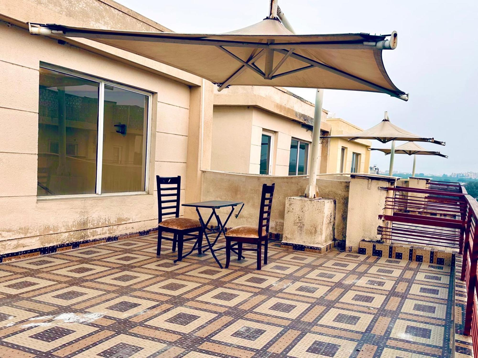 Pearl Grand Boutique Cottage In Omaxe Anandam Vrindavan - #Premium Ac Rooms With Balcony #Big Parking #Lift #Garden #Peaceful Area #Near Prem Mandir #Property Of The Year #Most Awarded Ngoại thất bức ảnh