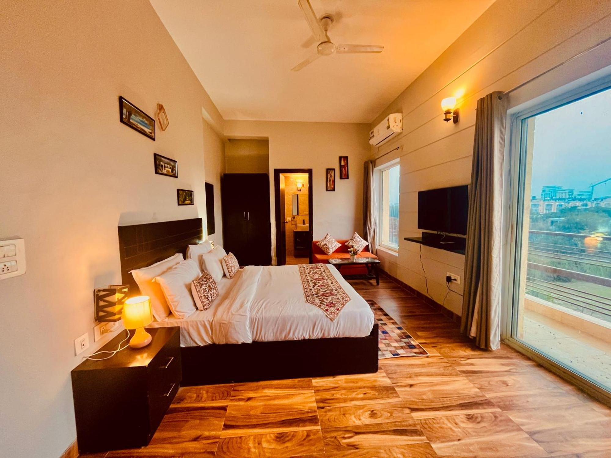 Pearl Grand Boutique Cottage In Omaxe Anandam Vrindavan - #Premium Ac Rooms With Balcony #Big Parking #Lift #Garden #Peaceful Area #Near Prem Mandir #Property Of The Year #Most Awarded Ngoại thất bức ảnh
